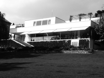 A brnói Tugendhat villa, modernista építészeti remekmű, Mies van der Rohe tervezése.